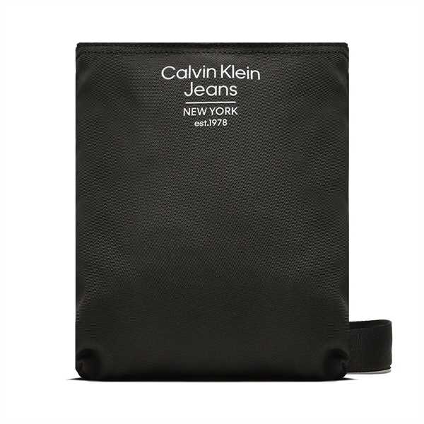 Ľadvinka Calvin Klein Jeans Sport Essentials Flatpack 18 Est K50K510102 Čierna