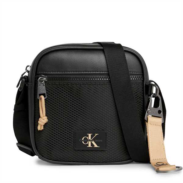 Ľadvinka Calvin Klein Jeans Tagged Square Camera Bag18 K50K511779 Čierna